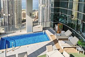 Penthouse Private Pool and Yacht Views