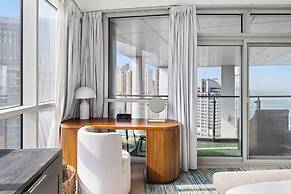 Penthouse Private Pool and Yacht Views