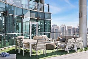 Penthouse Private Pool and Yacht Views
