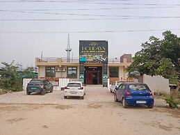 Holidays Luxury Hotel & Resort