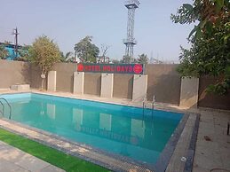 Holidays Luxury Hotel & Resort