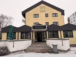 Roomie Hotel