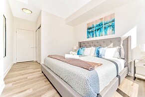 High Rise 1BR Building With Gorgeous Views