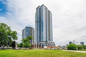 High Rise 1BR Building With Gorgeous Views