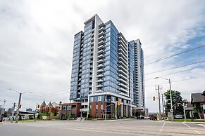 High Rise 1BR Building With Gorgeous Views