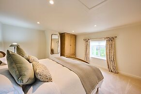 Host Stay The Coral Cottage