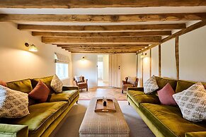 Host Stay The Coral Cottage