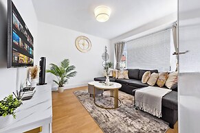 Spacious 3 bd Garden M25, Free Parking,bluewater