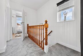 Spacious 3 bd Garden M25, Free Parking,bluewater