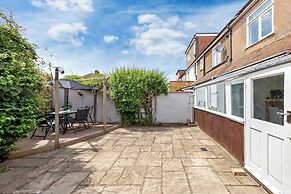Spacious 3 bd Garden M25, Free Parking,bluewater