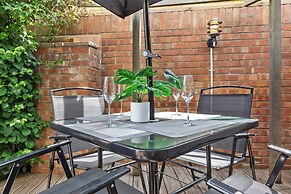 Spacious 3 bd Garden M25, Free Parking,bluewater