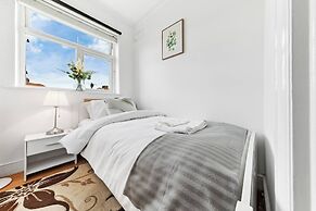 Spacious 3 bd Garden M25, Free Parking,bluewater