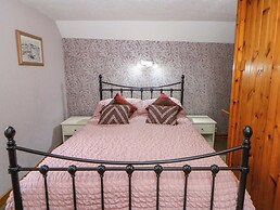 Old Farmhouse Cottage
