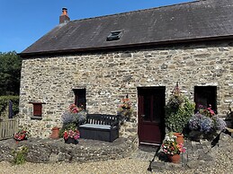 Old Farmhouse Cottage