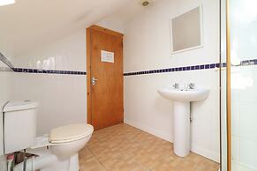 Pebbles Guest House - Flat 5