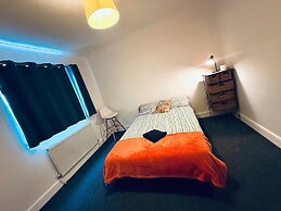 Pebbles Guest House - Flat 5