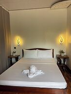 Akoya Beach Park & Cottages