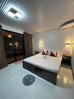 Akoya Beach Park & Cottages