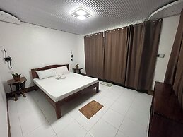 Akoya Beach Park & Cottages