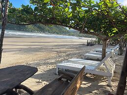 Akoya Beach Park & Cottages