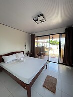 Akoya Beach Park & Cottages