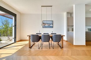 Seaview Hideaway- Premium Apartment