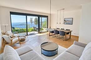 Seaview Hideaway- Premium Apartment