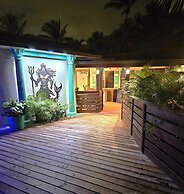 Blue Heron Bridge Hotel & Dive Club