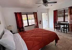 Blue Heron Bridge Hotel & Dive Club