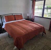 Blue Heron Bridge Hotel & Dive Club