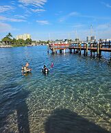 Blue Heron Bridge Hotel & Dive Club