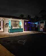 Blue Heron Bridge Hotel & Dive Club