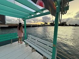 Blue Heron Bridge Hotel & Dive Club