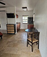 Blue Heron Bridge Hotel & Dive Club