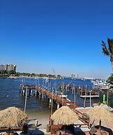 Blue Heron Bridge Hotel & Dive Club