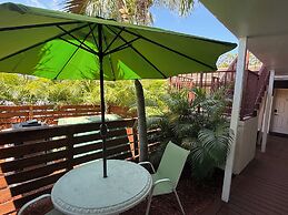 Blue Heron Bridge Hotel & Dive Club