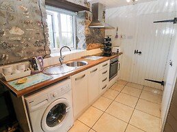 8 Rogeston Cottages