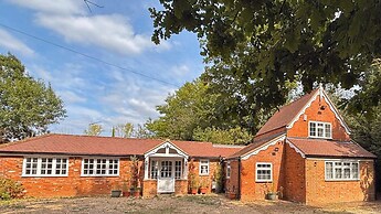 Elm Cottage & The Old Stable