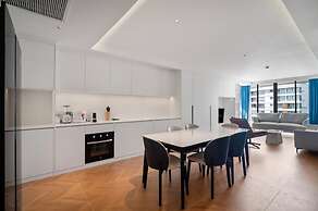 Premier 3-bedroom Apartment E333 Beachfront