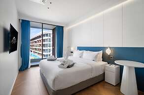 Premier 3-bedroom Apartment E333 Beachfront