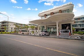 Premier 3-bedroom Apartment E333 Beachfront
