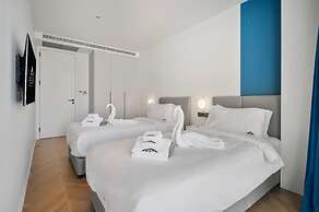 Premier 3-bedroom Apartment E333 Beachfront