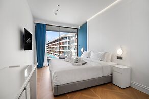 Premier 3-bedroom Apartment E333 Beachfront