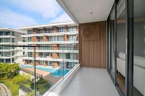 Premier 3-bedroom Apartment E333 Beachfront
