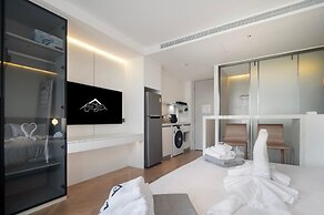 Premier Pool View Studio 348 Beachfront Resort