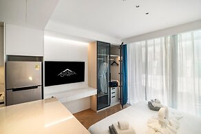 Premier Pool View Studio 348 Beachfront Resort