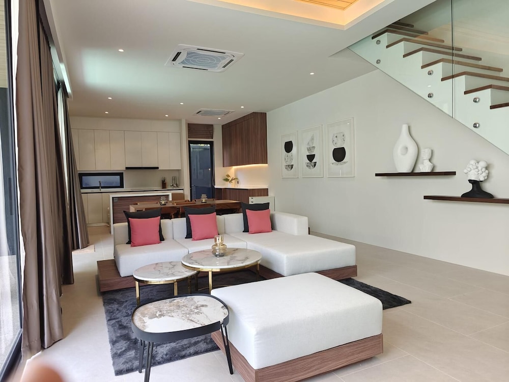 Aileen Layan Villa 3 Private Pool 4 Bedroom