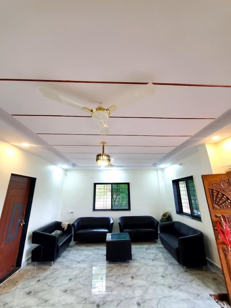 Hotel Sarnobat Eagle Nest