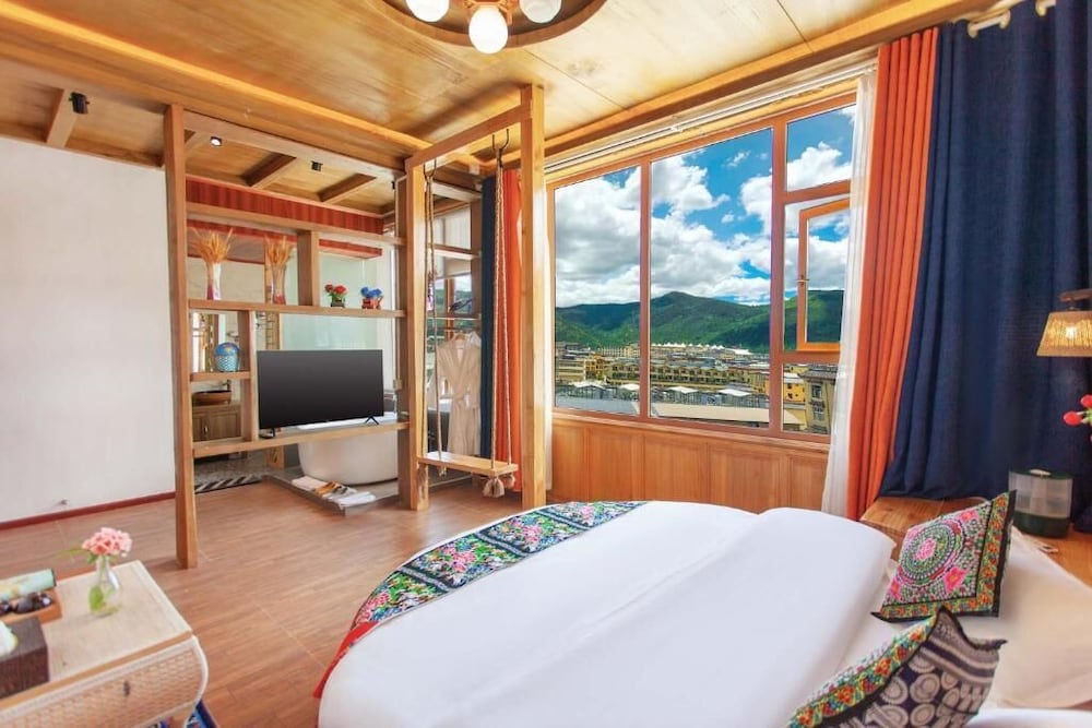 The Peak Living