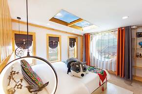 The Peak Living